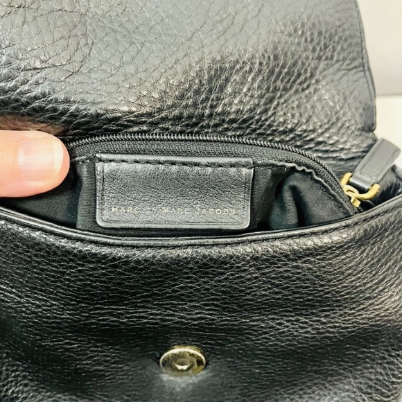 Marc by Marc Jacobs Classic Q Natasha Crossbody Blk Pebbled Leather w Adj Strap - Picture 11 of 16